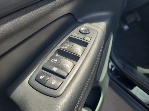 Used 2021 Jeep Grand Cherokee Laredo AWD/4WD image 15