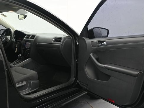 Used 2013 Volkswagen Jetta S FWD image 17