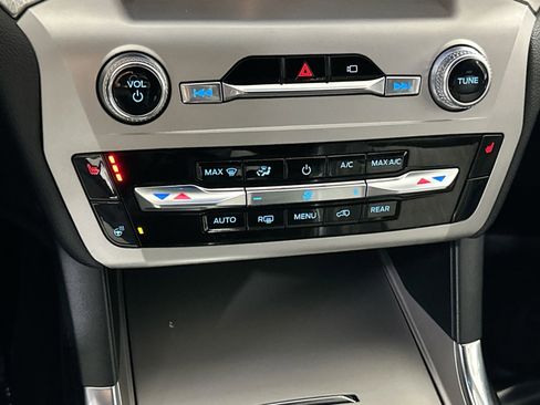 Used 2022 Ford Explorer Timberline image 25