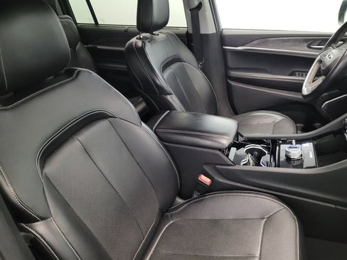 Used 2021 Jeep Grand Cherokee L Limited w/ Luxury Tech Group II image 21