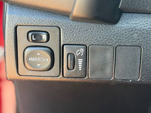 Used 2017 Toyota Corolla SE FWD image 23