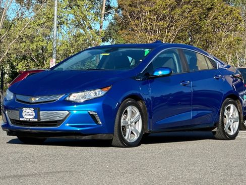 Used 2018 Chevrolet Volt LT w/ Comfort Package FWD image 8