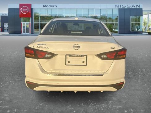 Certified 2023 Nissan Altima 2.5 SV FWD image 6