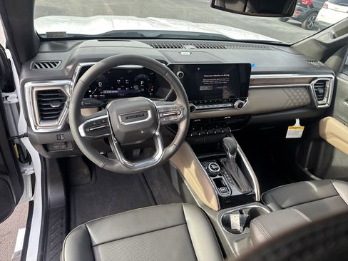 New 2026 GMC Canyon Denali image 14