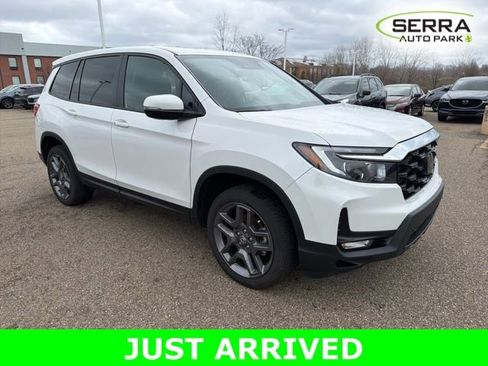 Used 2023 Honda Passport EX-L image 2