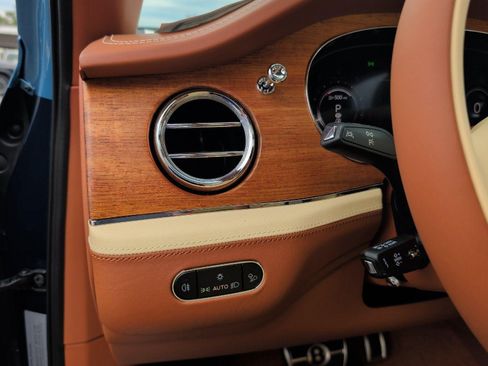 New 2026 Bentley Bentayga Extended Wheelbase AWD/4WD image 25