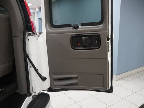 Used 2016 Chevrolet Express 3500 LT w/ LT Preferred Equipment Group image 12