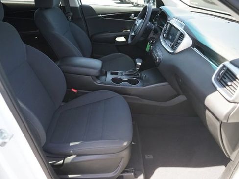 Used 2019 Kia Sorento FWD image 18