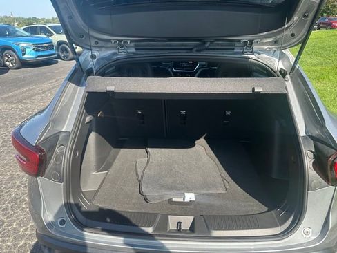 Certified 2024 Chevrolet Trax RS w/ Driver Confidence Package image 18