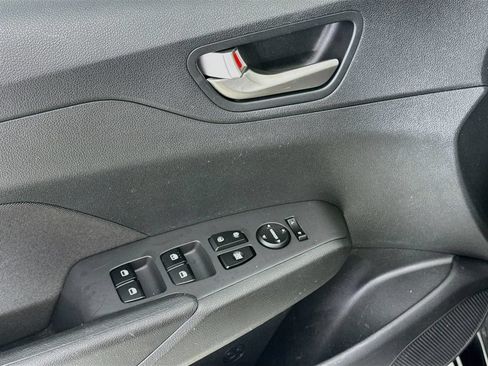 Used 2022 Hyundai Accent SE FWD image 19