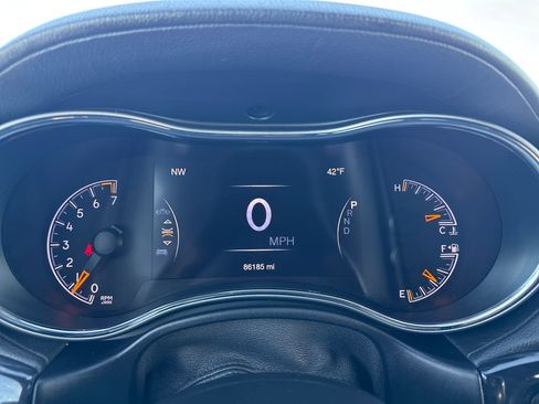 Used 2019 Jeep Grand Cherokee Overland image 19