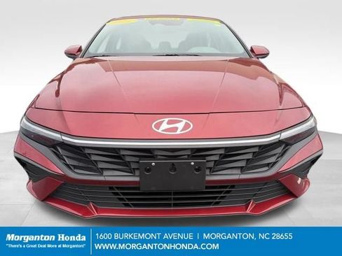 Used 2024 Hyundai Elantra SEL FWD image 2