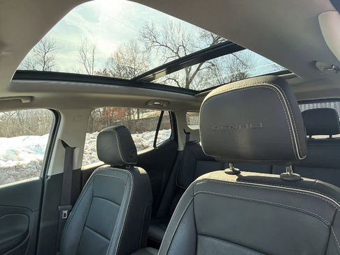 Used 2019 GMC Terrain Denali w/ Driver Alert Package II image 9