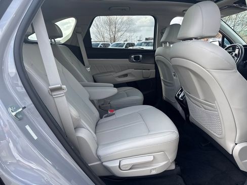 Used 2023 Kia Sorento SX image 14