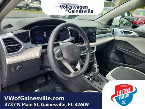 Used 2025 Volkswagen Taos SE FWD image 16