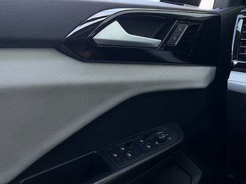 Used 2025 Volkswagen Taos S image 19