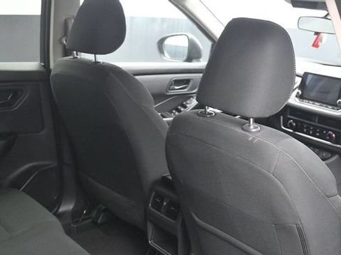 Used 2024 Nissan Rogue S AWD/4WD image 15