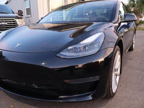 Used 2022 Tesla Model 3 Standard Range RWD image 2