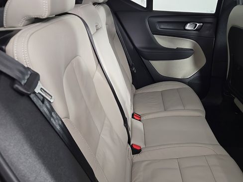 Certified 2023 Volvo XC40 B5 Ultimate w/ Climate Package image 14