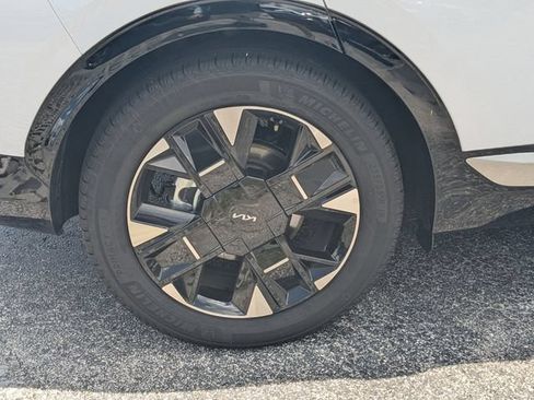 Certified 2026 Kia Sportage SX FWD image 10