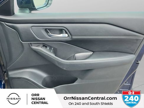 Used 2025 Nissan Rogue SV w/ SV Premium Package FWD image 10