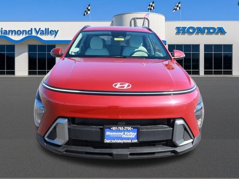 Used 2025 Hyundai Kona SEL image 2