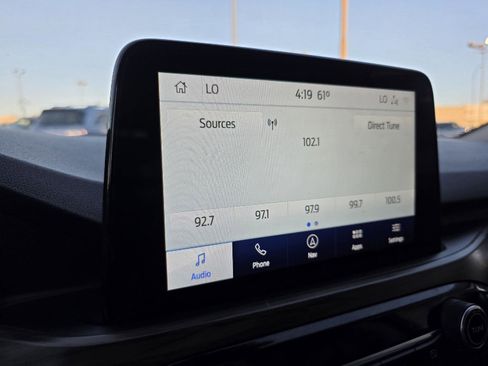 Used 2020 Ford Escape Titanium image 17