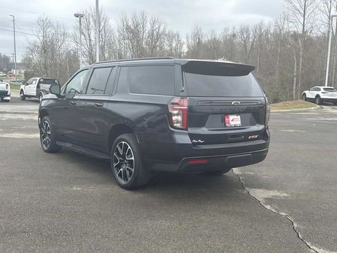 Certified 2024 Chevrolet Suburban RST RWD image 11