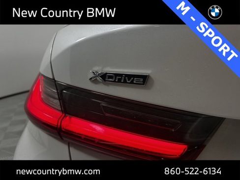 Used 2022 BMW 330i xDrive Sedan w/ M Sport Package image 11