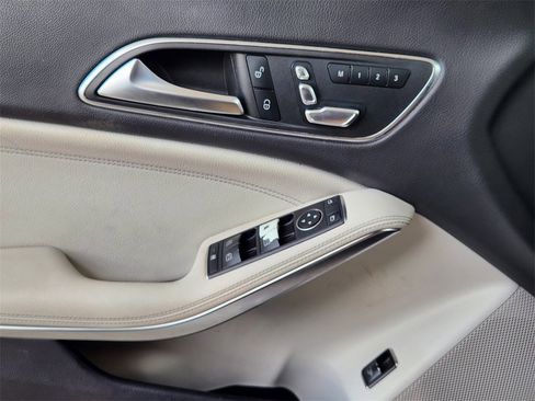 Used 2018 Mercedes-Benz CLA 250 image 25