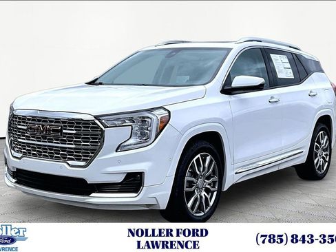 Used 2023 GMC Terrain Denali w/ Denali Premium Package AWD/4WD image 1