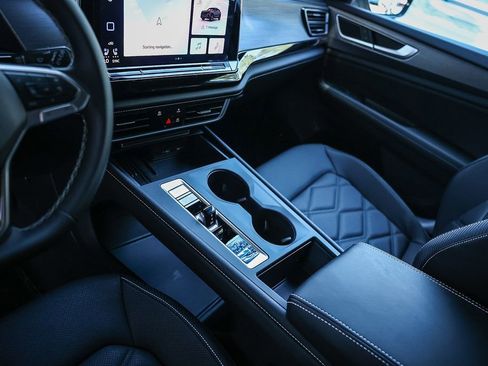 New 2026 Volkswagen Atlas Cross Sport SE image 31