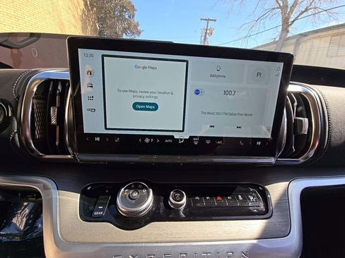 Used 2025 Ford Expedition Max Platinum image 8