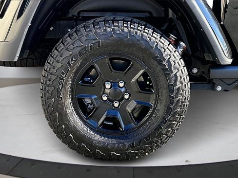 Certified 2023 Jeep Gladiator Mojave w/ Trailer Tow Package image 35