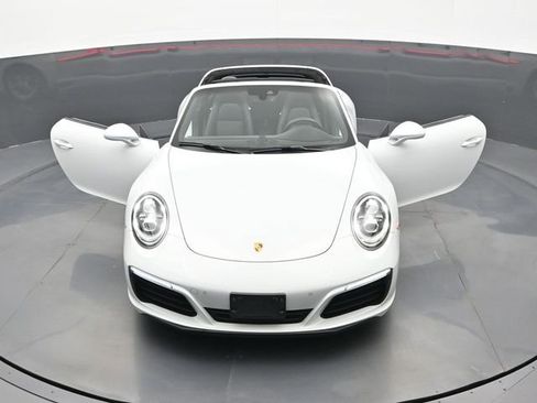 Certified 2018 Porsche 911 Targa 4S AWD/4WD image 28