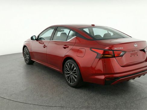 Used 2025 Nissan Altima 2.5 SV image 6