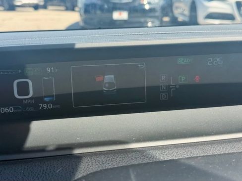 Used 2017 Toyota Prius Prime Advanced w/ Carpet Mat Package FWD image 8