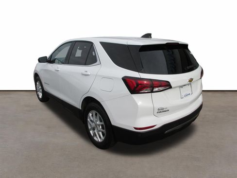 Used 2023 Chevrolet Equinox LT image 3