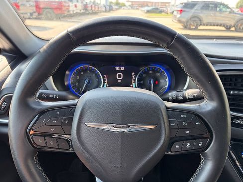 Used 2019 Chrysler Pacifica Touring-L FWD image 31