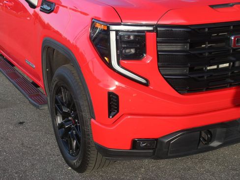 Used 2022 GMC Sierra 1500 Elevation AWD/4WD image 9