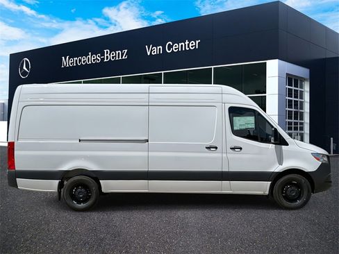 New 2025 Mercedes-Benz Sprinter 2500 image 2