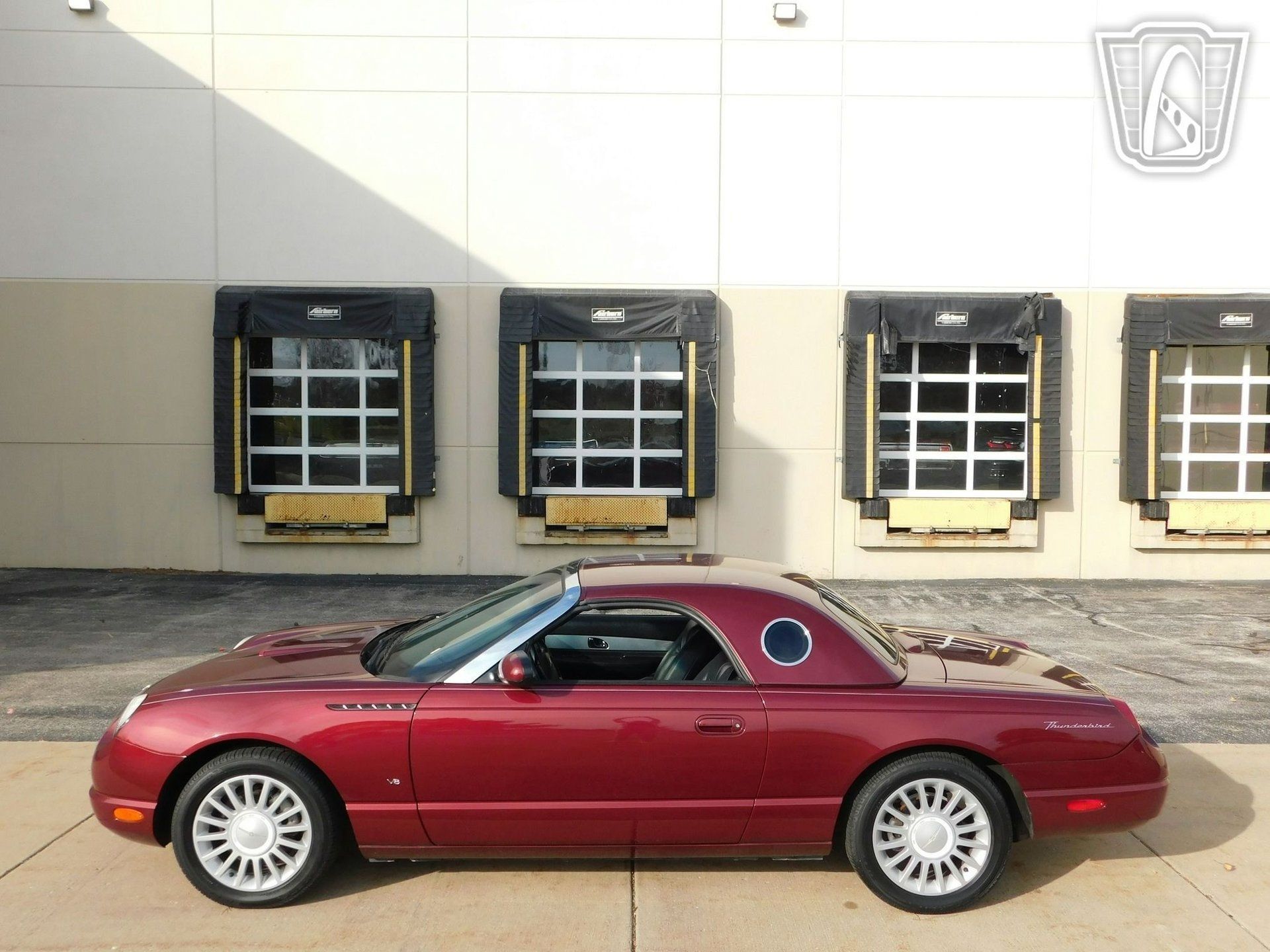 Used 2004 Ford Thunderbird RWD image 3