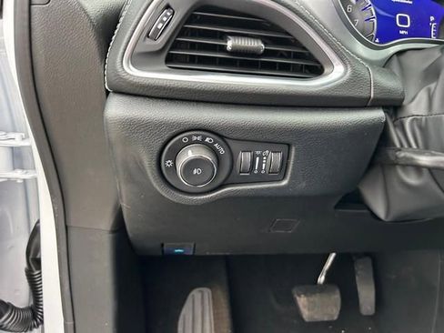 New 2026 Chrysler Pacifica Limited image 24