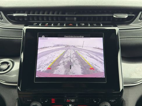 Used 2023 Jeep Grand Cherokee Altitude image 25