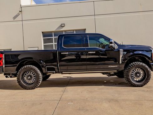 Used 2024 Ford F250 Platinum image 10