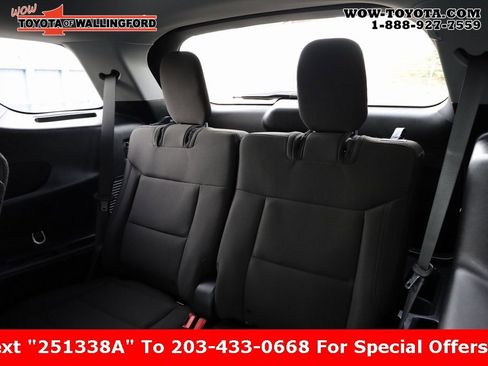 Used 2024 Ford Explorer XLT image 24