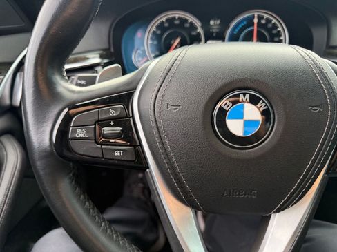Used 2018 BMW 530e RWD image 19
