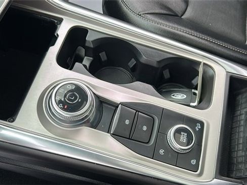 Used 2024 Ford Explorer Limited image 21