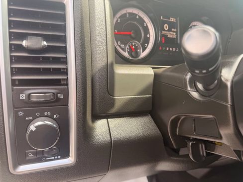 Used 2024 RAM 1500 Warlock AWD/4WD image 14