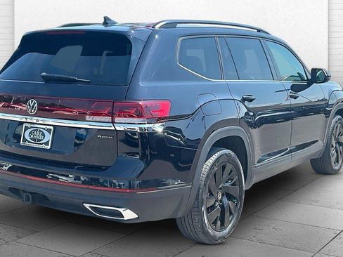 Used 2024 Volkswagen Atlas SE AWD/4WD image 11